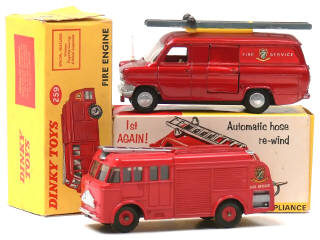 Lot 1275 - DINKY TOYS (GB) (2)