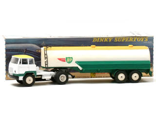Lot 1487 - DINKY TOYS (FRANCE) (1)