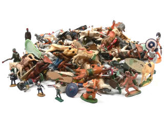 Lot 879 - FIGURINES DIVERSES (1)