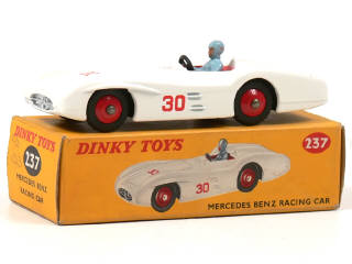 Lot 1206 - DINKY TOYS (GB) (1)