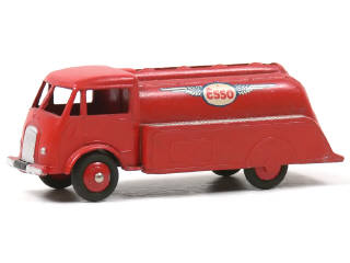 Lot 1422 - DINKY TOYS (FRANCE) (1)