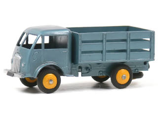 Lot 1419 - DINKY TOYS (FRANCE) (1)