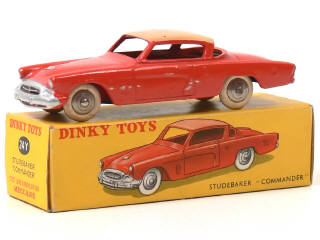 Lot 1317 - DINKY TOYS (FRANCE) (1)