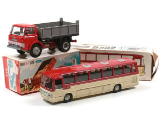 Lot 198 - TEKNO & KIRK (2)