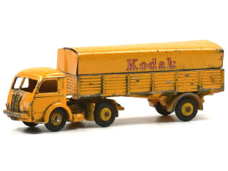 Lot 577 - DINKY TOYS (FRANCE) (1)
