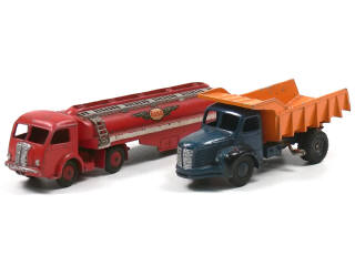 Lot 614 - DINKY TOYS (FRANCE) (2)
