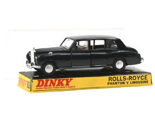 Lot 674 - DINKY TOYS (GB) (1)