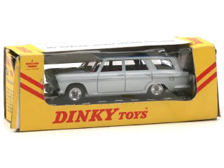 Lot 676 - DINKY TOYS (GB) (1)