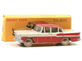 Lot 546 - DINKY TOYS (FRANCE) (1)