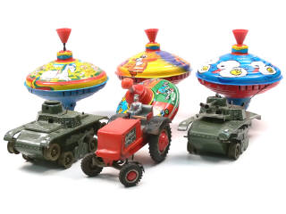 Lot 226 - DIVERS (7)