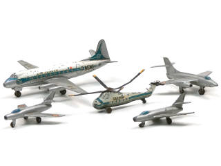 Lot 656 - DINKY TOYS (FRANCE) (5)