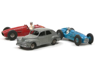 Lot 633 - DINKY TOYS (FRANCE) (3)