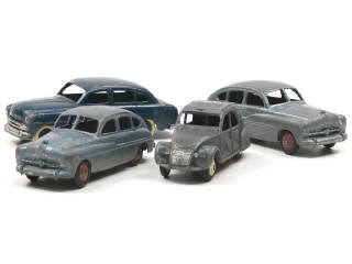 Lot 649 - DINKY TOYS (FRANCE) (4)