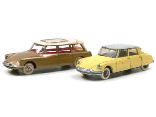 Lot 602 - DINKY TOYS (FRANCE) (2)