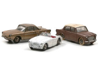 Lot 636 - DINKY TOYS (FRANCE) (3)