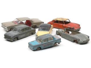 Lot 657 - DINKY TOYS (FRANCE) (6)