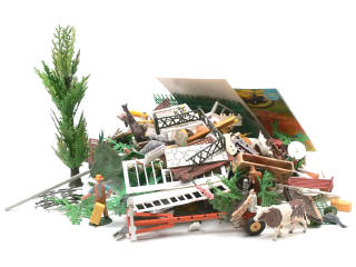 Lot 184 - FIGURINES DIVERSES (1)