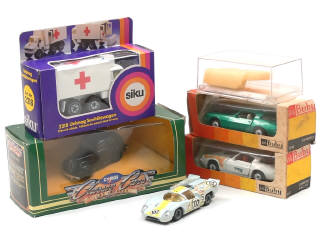 Lot 265 - DIVERS (5)