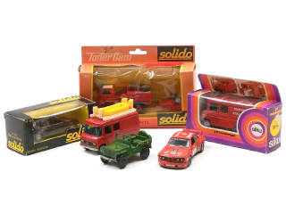 Lot 267 - DIVERS (7)