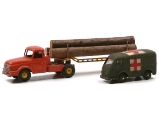 Lot 617 - DINKY TOYS (FRANCE) (2)