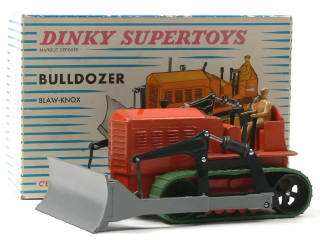 Lot 232 - DINKY TOYS (FRANCE) (1)