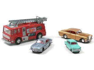 Lot 408 - DINKY TOYS (GB) (4)