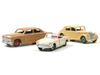 Lot 407 - DINKY TOYS (GB) (3)
