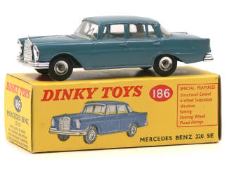 Lot 168 - DINKY TOYS (GB) (1)