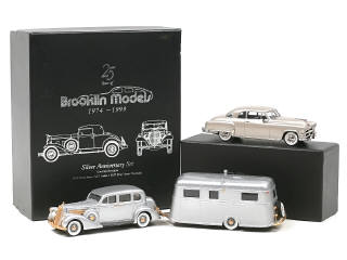 Lot 546 - BROOKLIN MODELS (GB) (2)