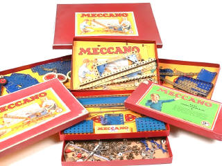 Lot 121 - MECCANO (5)