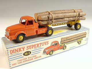 Lot 549 - DINKY TOYS (FRANCE) (1)