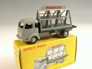 Lot 555 - DINKY TOYS FRANCE (1)