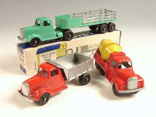 Lot 519 - TOOTSIETOY (USA) (3)