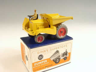 Lot 373 - DINKY TOYS GB (1)