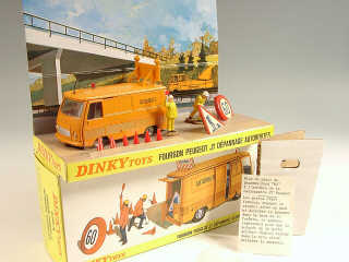 Lot 561 - DINKY TOYS FRANCE (1)