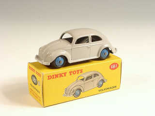 Lot 445 - DINKY TOYS (GB) (1)