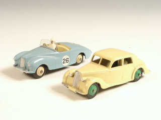Lot 465 - DINKY TOYS (GB) (2)