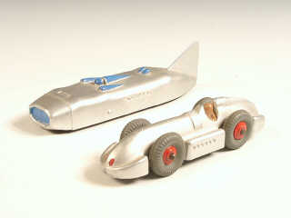 Lot 442 - DINKY TOYS (GB) (2)