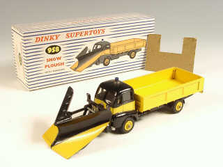 Lot 375 - DINKY TOYS GB (1)