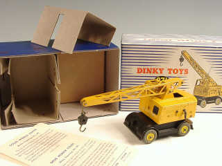 Lot 371 - DINKY TOYS (GB) (1)
