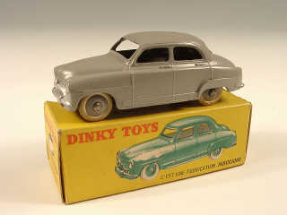 Lot 337 - DINKY TOYS (FRANCE) (1)
