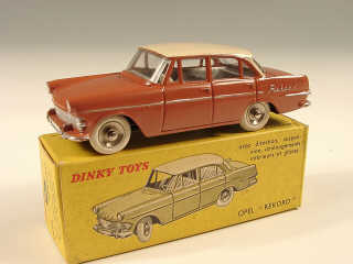 Lot 346 - DINKY TOYS (FRANCE) (1)