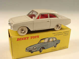 Lot 317 - DINKY TOYS FRANCE (1)