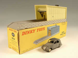 Lot 322 - DINKY TOYS (FRANCE) (2)