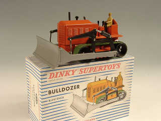 Lot 569 - DINKY TOYS FRANCE (1)