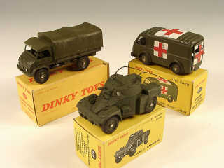 Lot 586 - DINKY TOYS FRANCE (3)