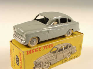 Lot 329 - DINKY TOYS FRANCE (1)