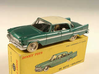 Lot 331 - DINKY TOYS FRANCE (1)