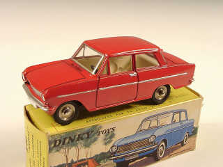 Lot 332 - DINKY TOYS FRANCE (1)