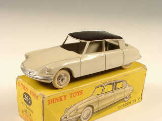 Lot 333 - DINKY TOYS FRANCE (1)